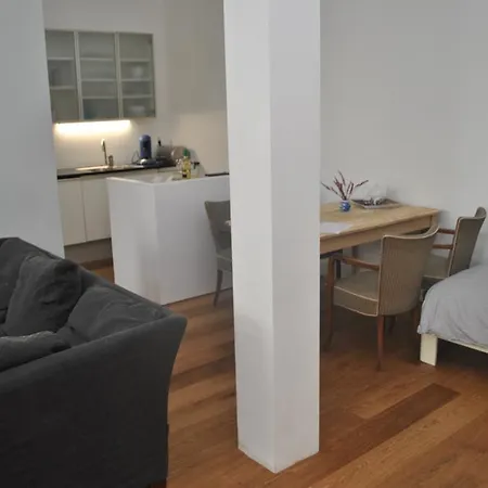 Modern Amstel Studio *